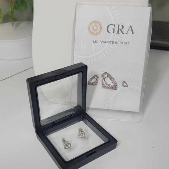 1 ct CERTIFIED MOISSANITE DIAMOND 18KG/925 halo earrings studs - Picture 6 of 16